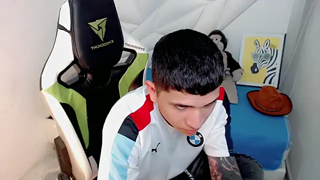 Snapshot of Black_diamondd_ chatting on February 6, 2026, 1:36 pm Black diamondd online show from February 6, 2026, 1:36 pm