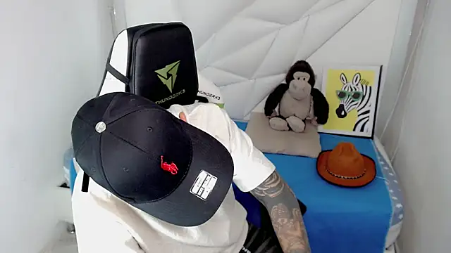 Snapshot of Black_diamondd_ chatting on February 7, 2026, 1:59 pm Black diamondd online show from February 7, 2026, 1:59 pm