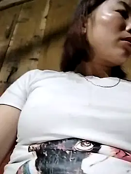 Snapshot of Ella-aa chatting on February 6, 2026, 1:14 pm Ella-aa online show from February 6, 2026, 1:14 pm