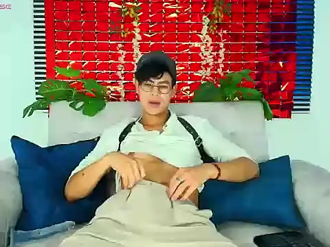 Snapshot of ThiiagoSaeenz chatting on February 16, 2026, 3:57 am ThiiagoSaeenz online show from February 16, 2026, 3:57 am