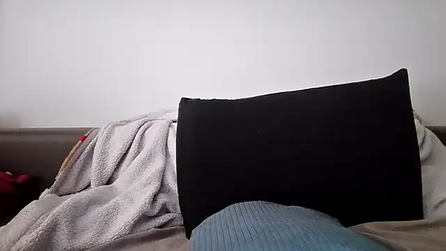 YoungforOld32 online show from March 26, 2026, 6:41 am