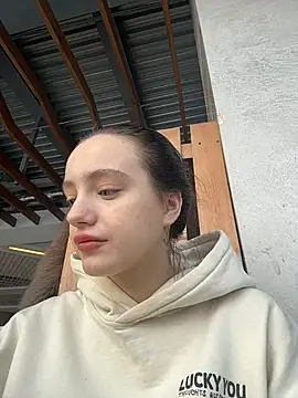 Snapshot of MiaTee chatting on February 28, 2026, 4:13 am MiaTee online show from February 28, 2026, 4:13 am