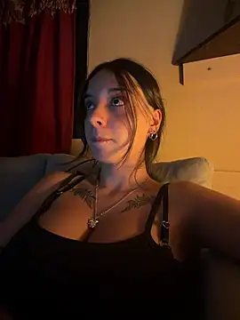 Sweetgirl44hott online show from March 19, 2026, 3:21 am