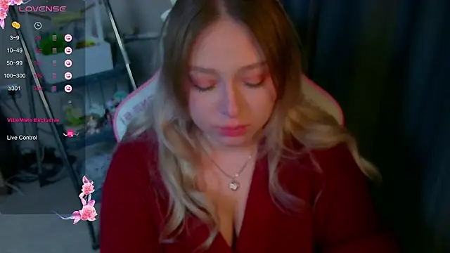 Snapshot of Emiliaaah chatting on February 13, 2026, 11:06 am Emiliaaah online show from February 13, 2026, 11:06 am