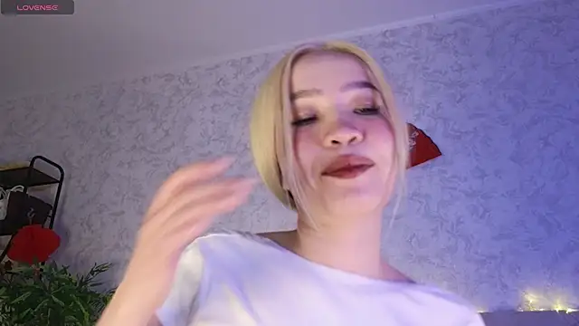 Snapshot of saya_li11 chatting on February 14, 2026, 5:26 am saya li11 online show from February 14, 2026, 5:26 am