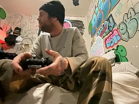 gothboiplzty online show from March 4, 2026, 6:41 am