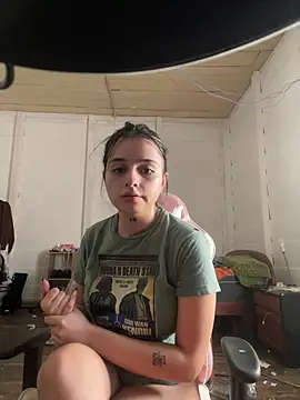 Snapshot of vainillasuave chatting on February 28, 2026, 7:04 pm vainillasuave online show from February 28, 2026, 7:04 pm