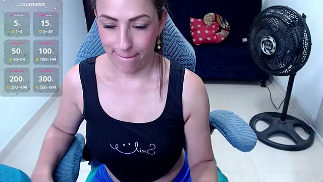 Snapshot of amelie_rose__ chatting on July 1, 2026, 9:14 pm amelie rose online show from July 1, 2026, 9:14 pm
