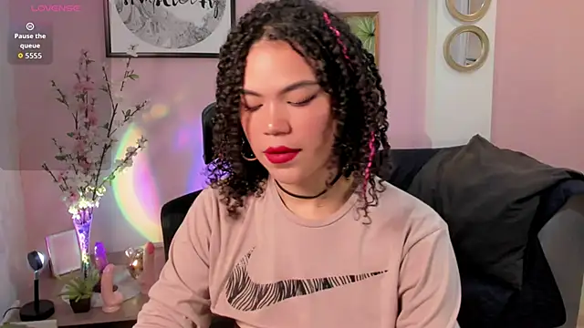 Monic Bellucci online show from February 17, 2026, 3:08 pm