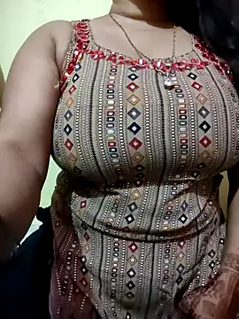 Snapshot of PARI51 chatting on February 19, 2026, 8:16 pm PARI51 online show from February 19, 2026, 8:16 pm