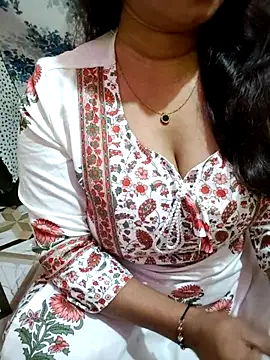 Snapshot of PARI51 chatting on February 27, 2026, 8:09 pm PARI51 online show from February 27, 2026, 8:09 pm