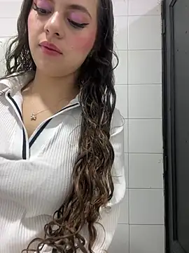 Annie bonnie  online show from March 24, 2026, 11:37 am