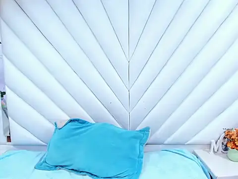 Snapshot of Lunaa_Brunettee chatting on February 1, 2026, 3:05 am Lunaa Brunettee online show from February 1, 2026, 3:05 am