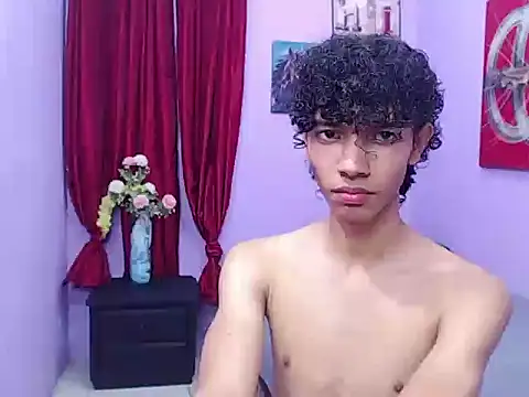 Snapshot of bigcock_twinks chatting on February 10, 2026, 11:53 pm bigcock twinks online show from February 10, 2026, 11:53 pm