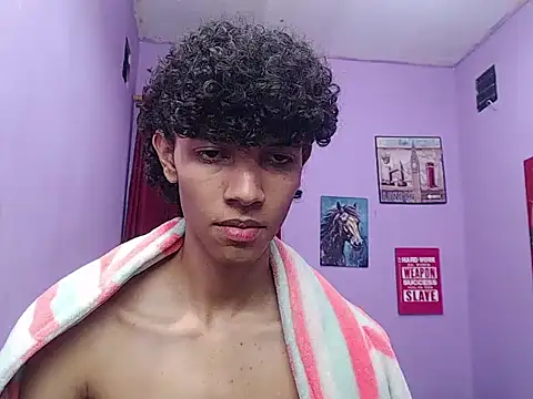 Snapshot of bigcock_twinks chatting on February 25, 2026, 5:06 am bigcock twinks online show from February 25, 2026, 5:06 am