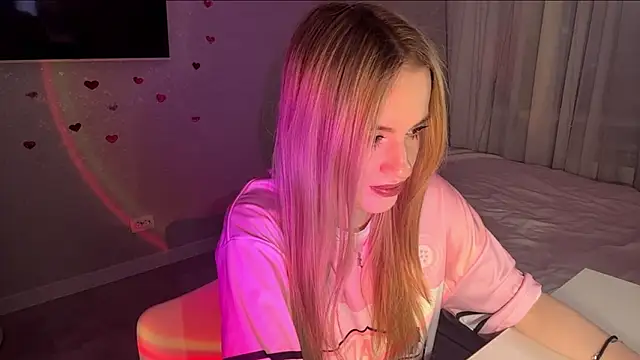 Between Eeys online show from February 25, 2026, 3:10 pm