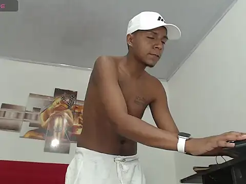 Snapshot of hotboyluxe chatting on February 11, 2026, 6:13 pm hotboyluxe online show from February 11, 2026, 6:13 pm