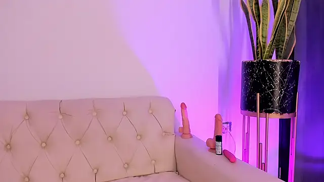 Snapshot of liorah_wolf chatting on February 12, 2026, 7:53 pm liorah wolf online show from February 12, 2026, 7:53 pm