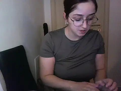 Snapshot of Scarlett-Quinn- chatting on February 7, 2026, 9:40 pm Scarlett-Quinn- online show from February 7, 2026, 9:40 pm