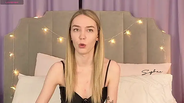 NikkiRyx online show from February 1, 2026, 4:05 pm