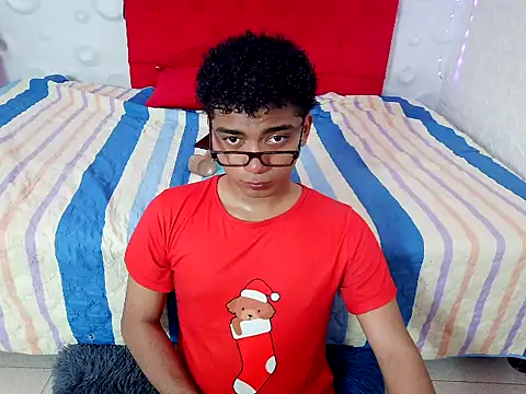 Snapshot of philipsex28 chatting on February 10, 2026, 10:36 pm philipsex28 online show from February 10, 2026, 10:36 pm