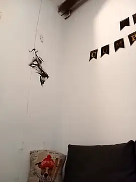 yoahotpetrafiery online show from April 17, 2026, 9:07 pm