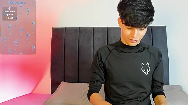 Snapshot of axxxel_twink chatting on March 23, 2026, 2:04 am axxxel twink online show from March 23, 2026, 2:04 am