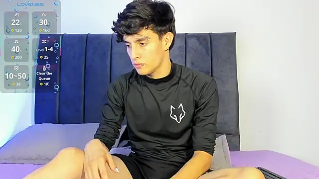 Snapshot of axxxel_twink chatting on April 3, 2026, 1:47 am axxxel twink online show from April 3, 2026, 1:47 am