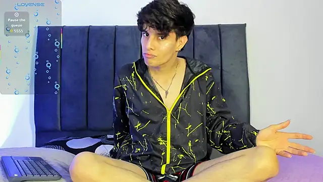 Snapshot of axxxel_twink chatting on April 5, 2026, 1:14 am axxxel twink online show from April 5, 2026, 1:14 am