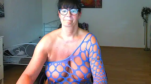 Snapshot of Sylly chatting on May 31, 2026, 5:26 am Sylly online show from May 31, 2026, 5:26 am
