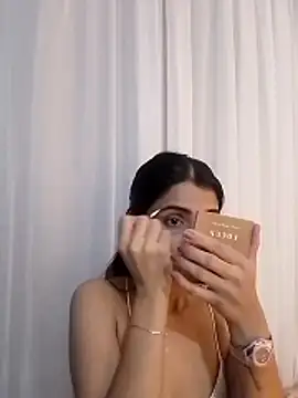 EvaMiranda online show from February 6, 2026, 2:27 am