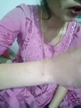 Snapshot of khushi_rawat chatting on February 7, 2026, 3:27 pm khushi rawat online show from February 7, 2026, 3:27 pm