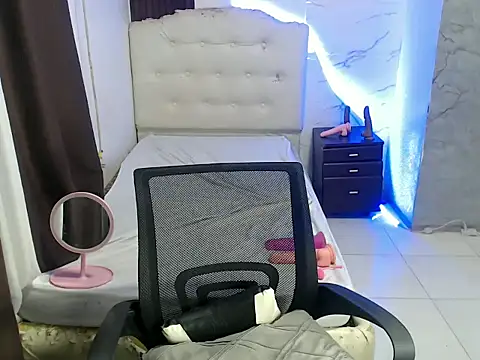 lady finger1234 online show from February 4, 2026, 3:45 am