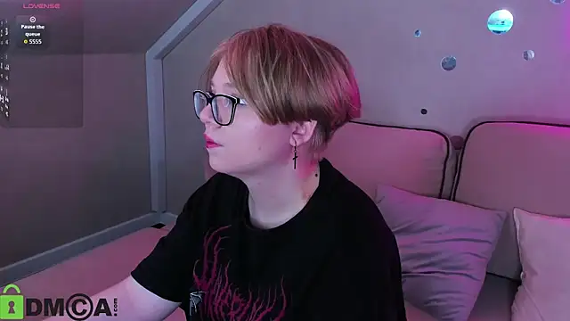 Lauraaa Smith online show from February 26, 2026, 7:40 am