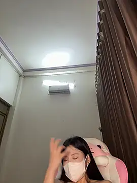 wang1472581 online show from April 2, 2026, 9:51 am