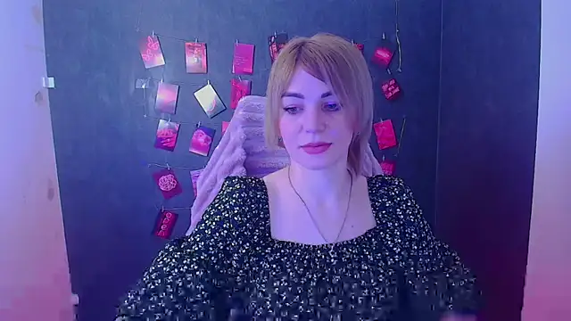 CuttieEmma online show from March 8, 2026, 6:39 am