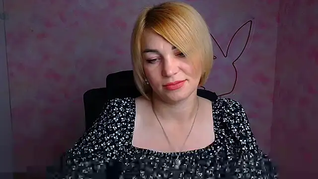 Snapshot of CuttieEmma chatting on June 22, 2026, 5:48 am CuttieEmma online show from June 22, 2026, 5:48 am