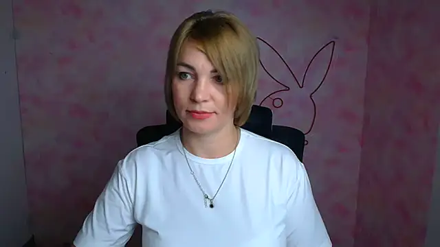 Snapshot of CuttieEmma chatting on June 27, 2026, 5:56 am CuttieEmma online show from June 27, 2026, 5:56 am