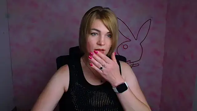 Snapshot of CuttieEmma chatting on June 29, 2026, 10:15 am CuttieEmma online show from June 29, 2026, 10:15 am