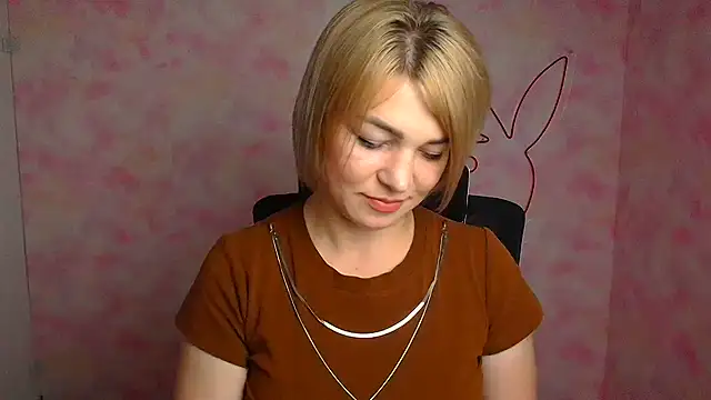 Snapshot of CuttieEmma chatting on July 10, 2026, 5:34 am CuttieEmma online show from July 10, 2026, 5:34 am