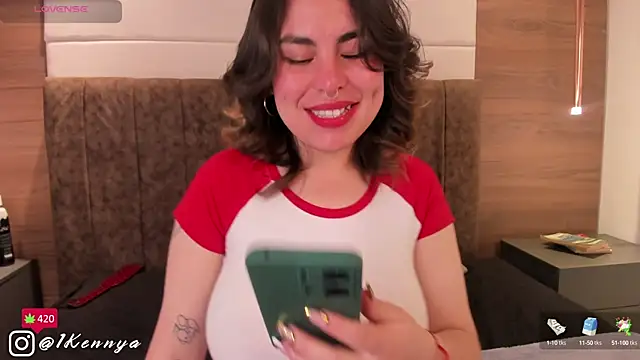 Snapshot of Kennya_Rodriguez chatting on December 2, 2024, 7:47 am Kennya Rodriguez online show from December 2, 2024, 7:47 am