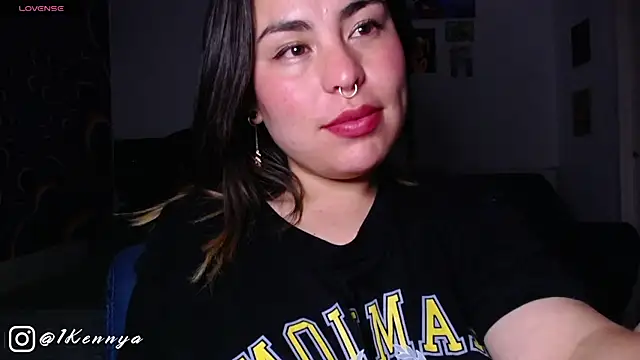 Snapshot of Kennya_Rodriguez chatting on February 1, 2025, 5:39 am Kennya Rodriguez online show from February 1, 2025, 5:39 am