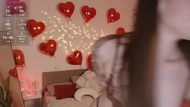 Snapshot of Courtney_C chatting on February 7, 2026, 5:11 am Courtney C online show from February 7, 2026, 5:11 am