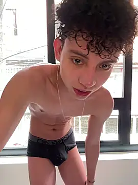 yoursexyjose online show from February 6, 2026, 6:33 pm