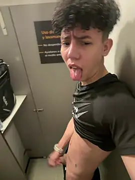 yoursexyjose online show from June 25, 2026, 6:34 pm