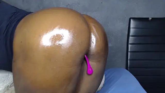 Snapshot of hotassxx95 chatting on February 5, 2026, 7:40 pm hotassxx95 online show from February 5, 2026, 7:40 pm