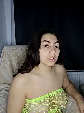 Snapshot of AbellaDesiree chatting on February 11, 2026, 5:12 am AbellaDesiree online show from February 11, 2026, 5:12 am