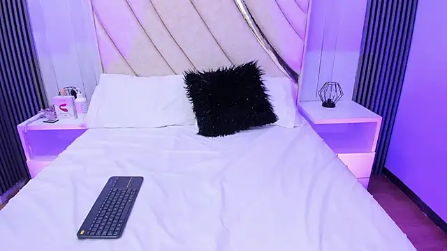 Snapshot of Sotf_Charlotte chatting on February 15, 2026, 7:10 pm Sotf Charlotte online show from February 15, 2026, 7:10 pm