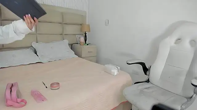 Snapshot of GemmaBrown chatting on February 21, 2026, 12:39 pm GemmaBrown online show from February 21, 2026, 12:39 pm