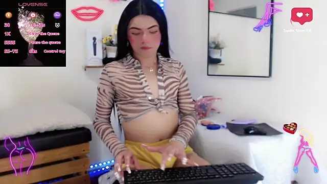 NathalialLooes online show from March 31, 2026, 9:37 pm